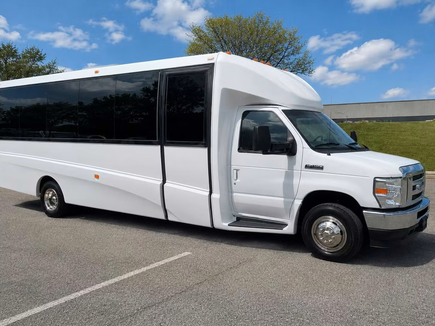 stanton 20 passenger minibus rental