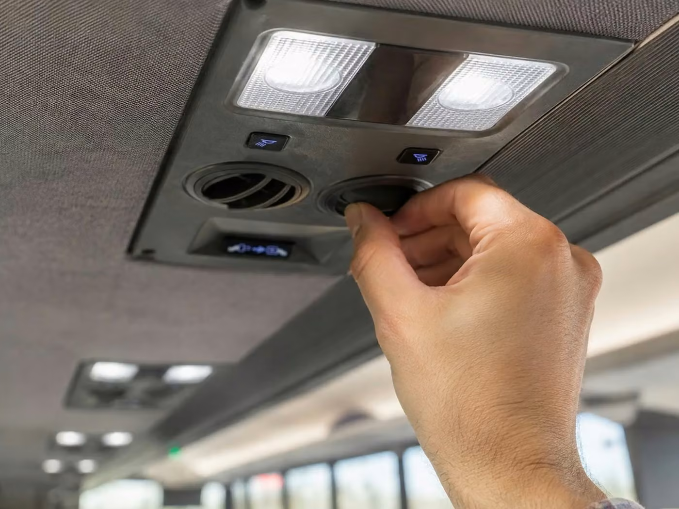 stanton 25 passenger minibus air conditioning
