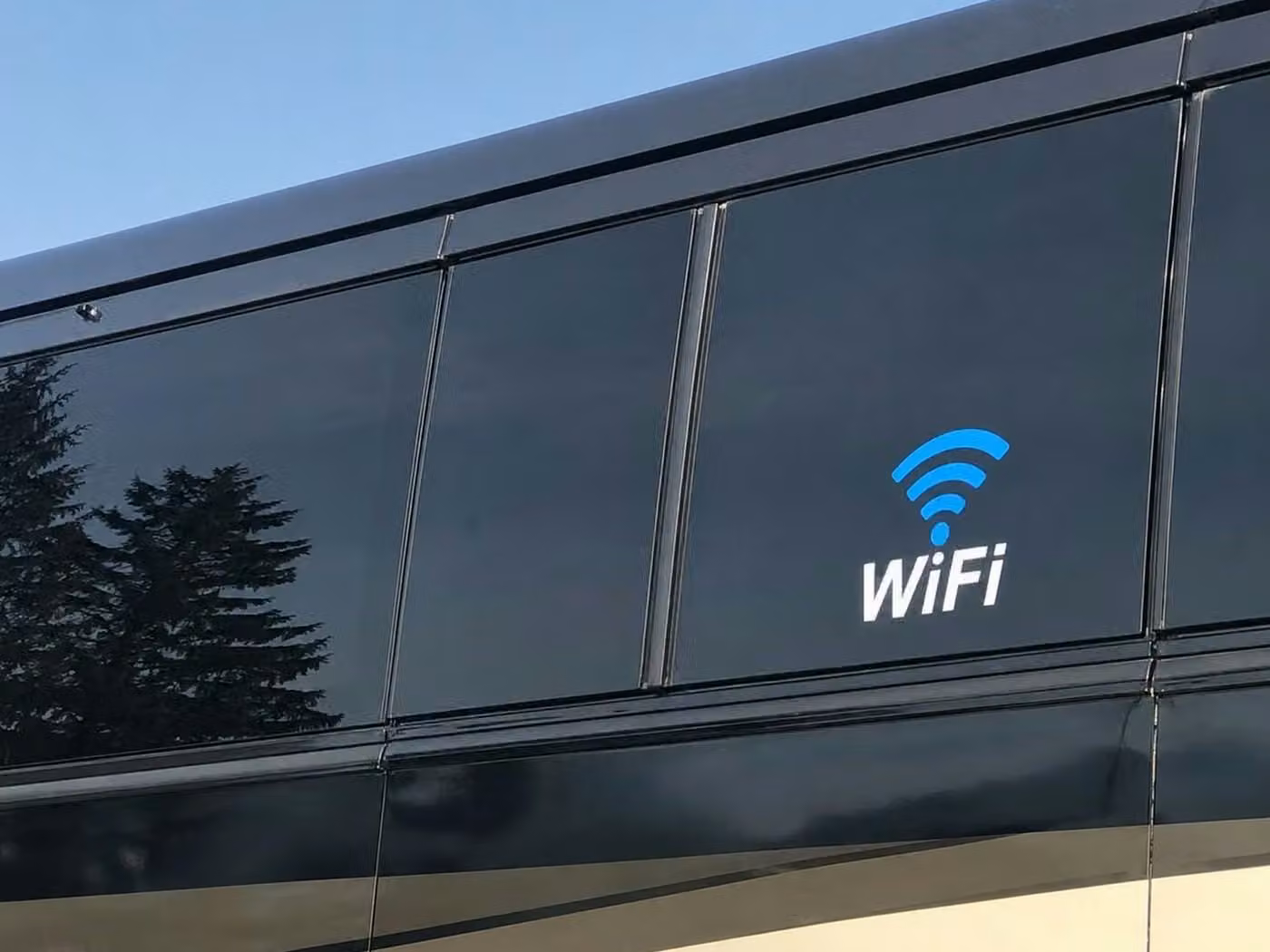 stanton 25 passenger minibus wifi