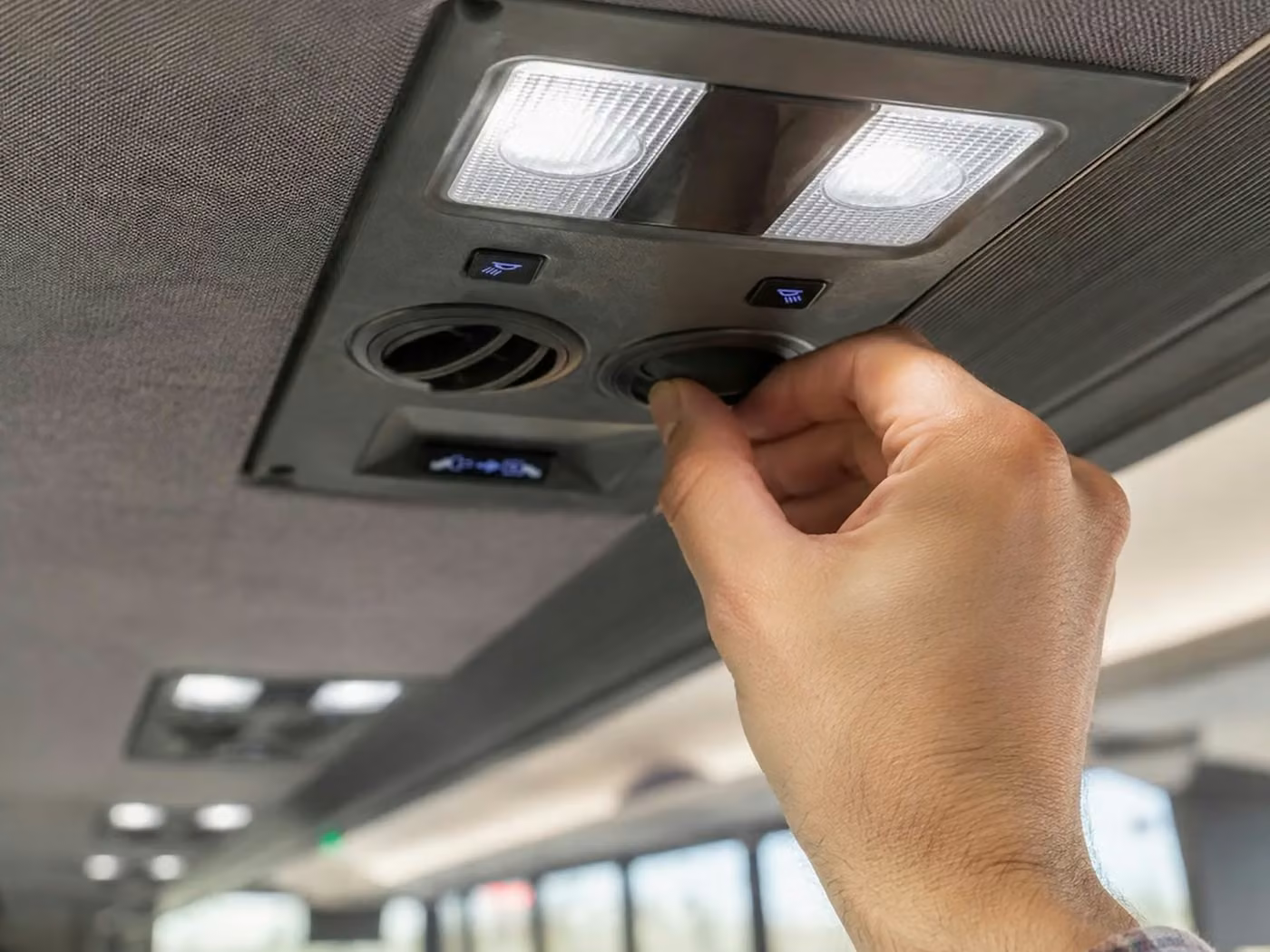 stanton 28 passenger minibus air conditioning