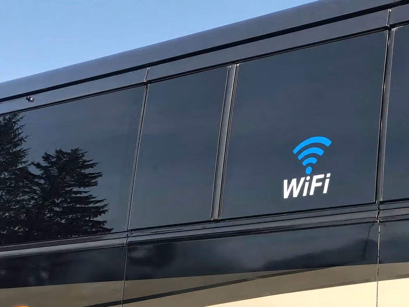 stanton 56 passenger charter bus wifi